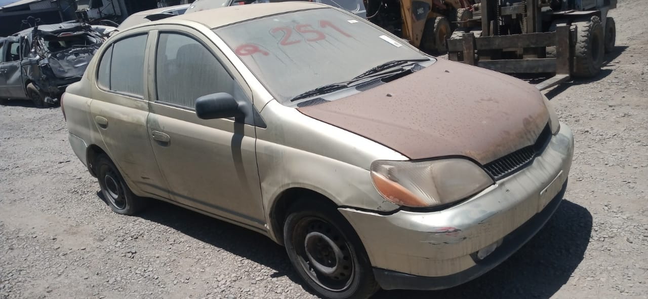  Toyota YARIS 2001    EN DESARME